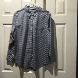LL BEAN WOMEN’s WRINKLE FREE LONG SLEEVE SHIRT.